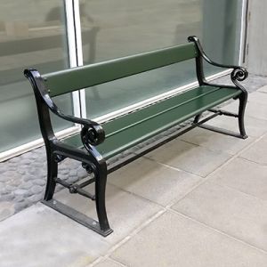 Originale Kopenhagen Bank aus Gusseisen und grünen Planken (Holz)